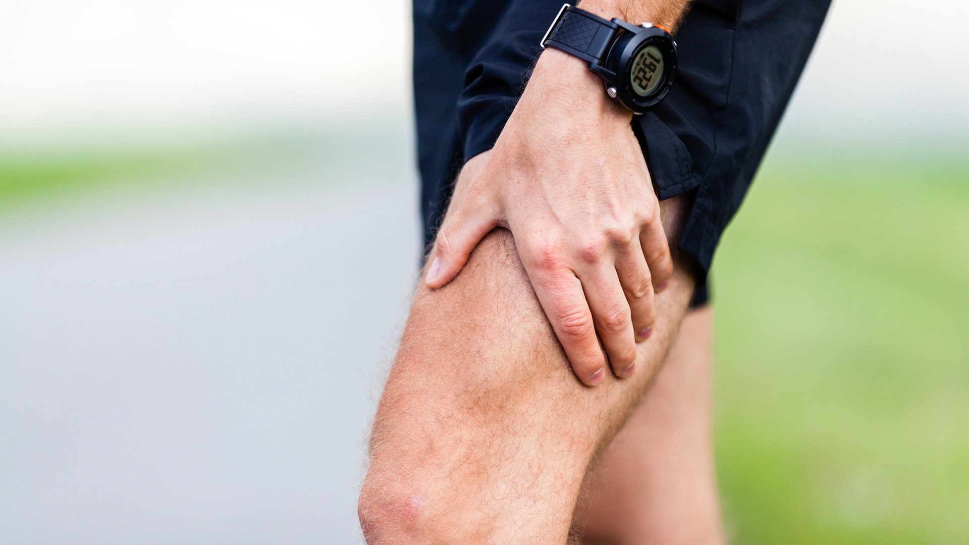 Сильные боли ноги ниже колена причины. Ногоболт.
