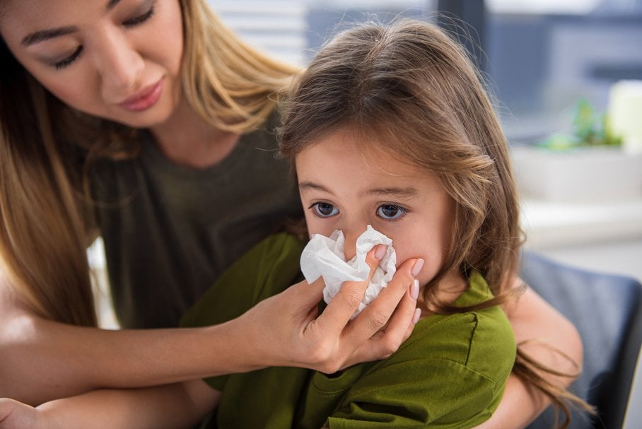 Oczyszczanie nosa – jak oczyszczać zatkany nos u małego dziecka i niemowlaka?
