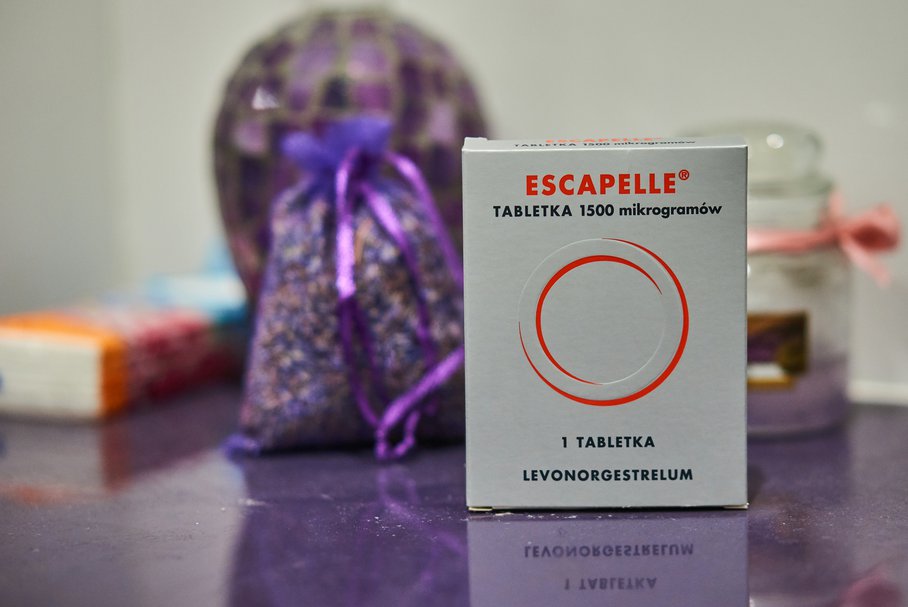 Escapelle – jak działa, co się dzieje po zażyciu, czy jest skuteczna, skutki uboczne, recepta