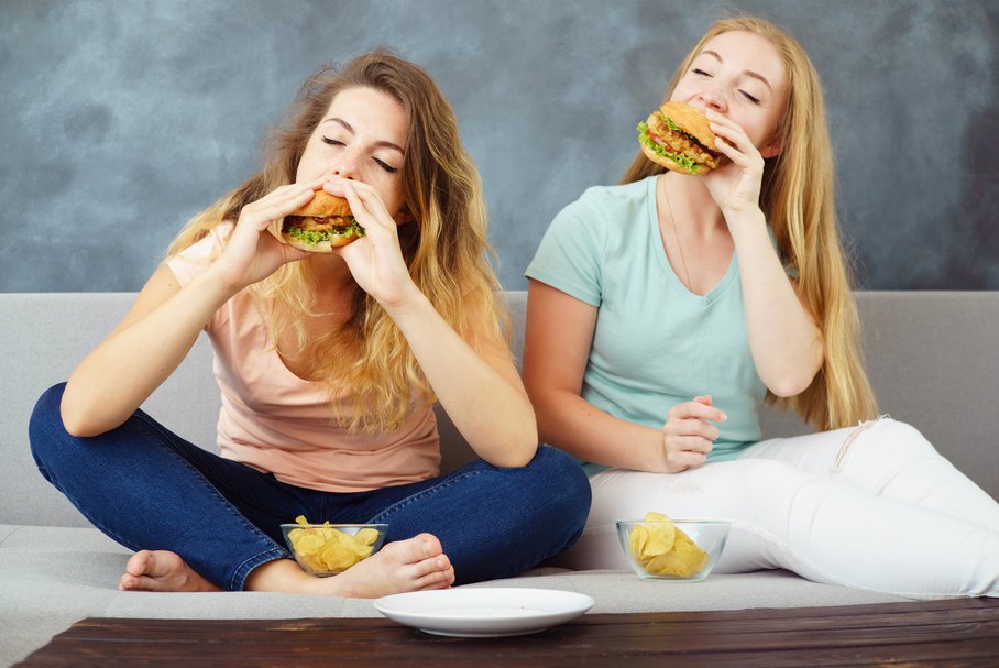 Jak objawia się uzależnienie od jedzenia?