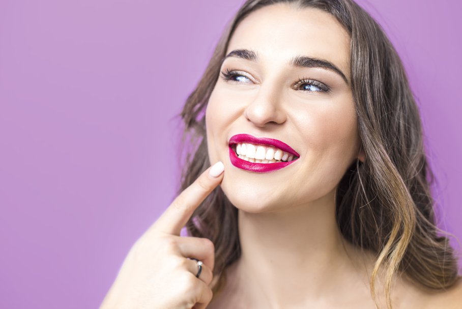 Piłowanie zębów – na czym polega, czy boli, jaka jest cena?