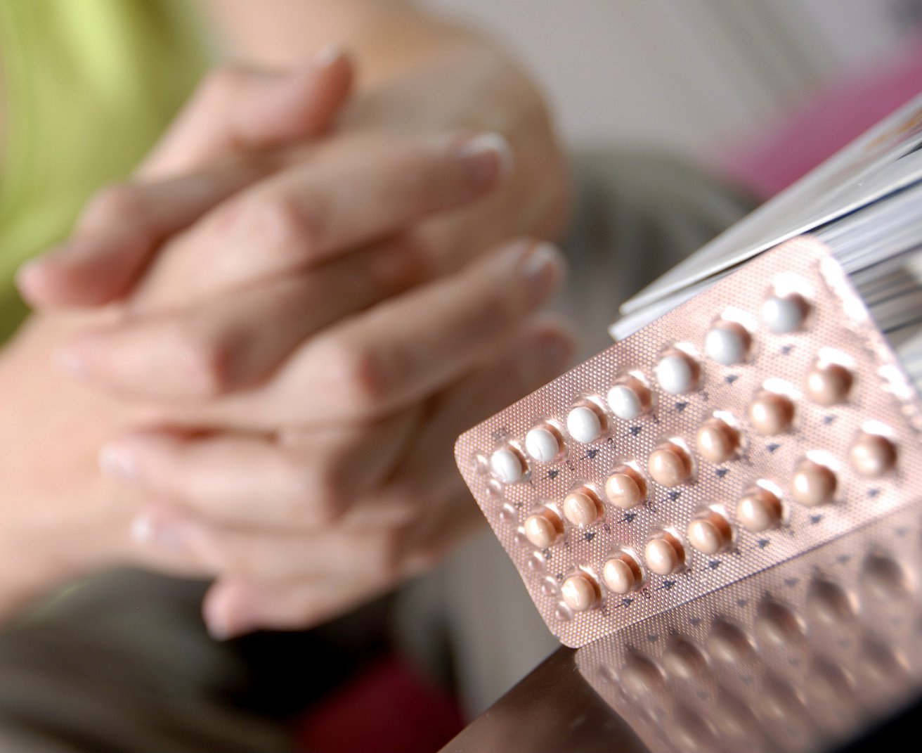Dwuskładnikowa tabletka antykoncepcyjna - jak działa, jak się ją stosuje i ...