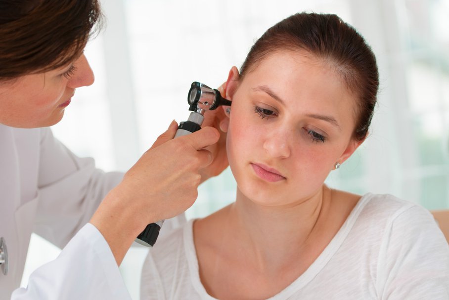 Zapalenie ucha środkowego – objawy i leczenie – ostre, przewlekłe – powikłania
