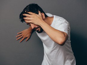 Zawroty głowy przy schylaniu (pochylaniu się) – jakie są przyczyny?