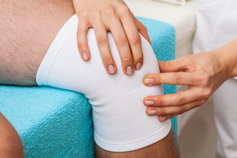 Przeprost kolana – jakie są przyczyny?