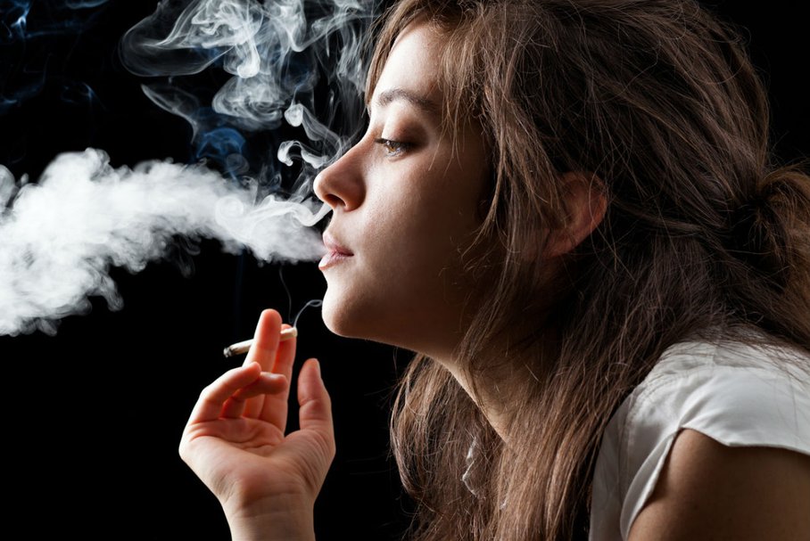 Jak palenie papierosów wpływa na cerę?