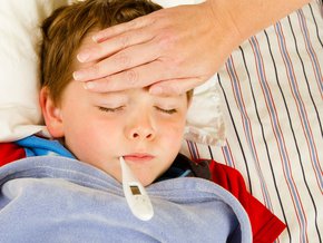 Objawy gorączki u dziecka – jak mierzyć i jak zbijać wysoką temperaturę?