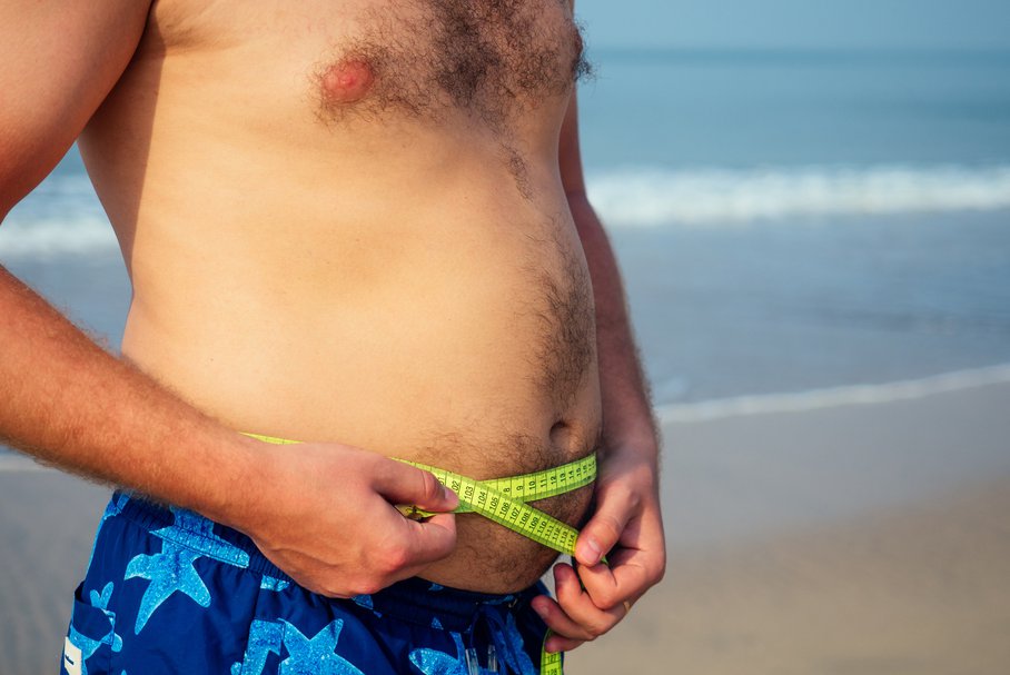 Jak zrzucić brzuch – ćwiczenia i dieta na płaski brzuch dla mężczyzn