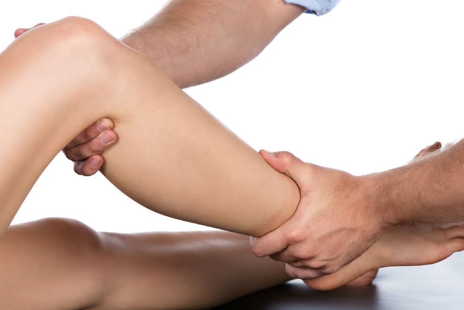 Zapalenie stawu kolanowego (kolana) – objawy, leczenie, przyczyny