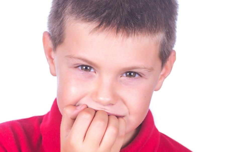 Tiki nerwowe u dzieci - jak je diagnozować i sobie z nimi radzić?