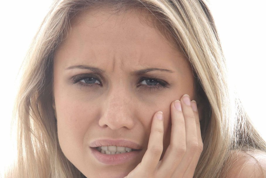 Opuchlizna od zęba – jakie są przyczyny i jak się jej pozbyć?