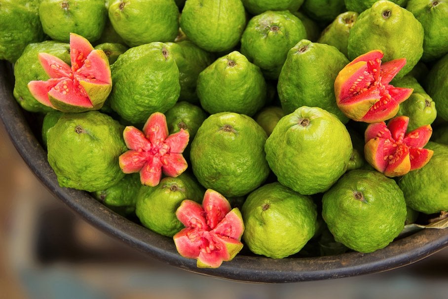 Gujawa (guawa) – właściwości, wartości odżywcze, smak – jak jeść?