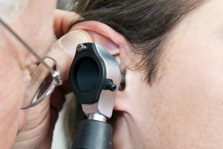 Dzwonienie w uszach – przyczyny i sposoby leczenia dzwonienia w uszach