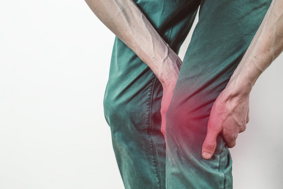Ból z tyłu kolana – jakie mogą być przyczyny bólu pod kolanem?