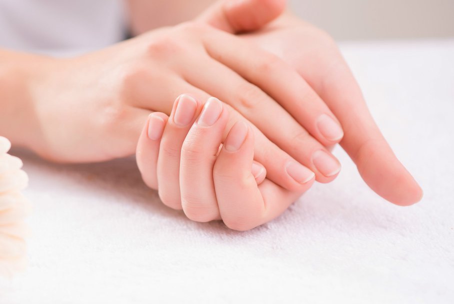 Opuchnięte palce u rąk – jakie są przyczyny puchnięcia dłoni i palców?