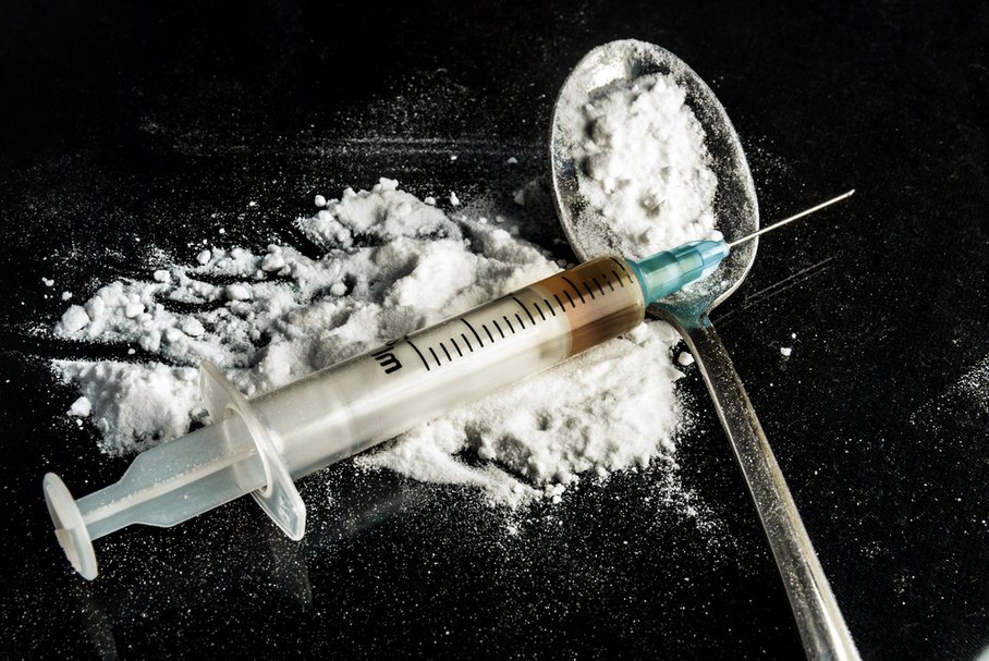 Heroina – objawy zażywania, uzależnienie od heroiny, leczenie