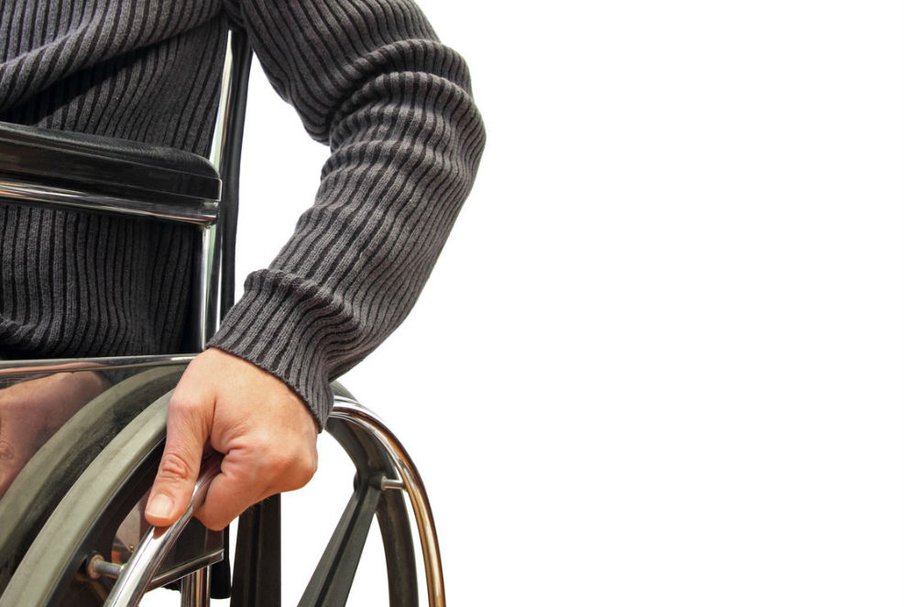 Dziecko na wózku inwalidzkim w szkole – ograniczenia i możliwości